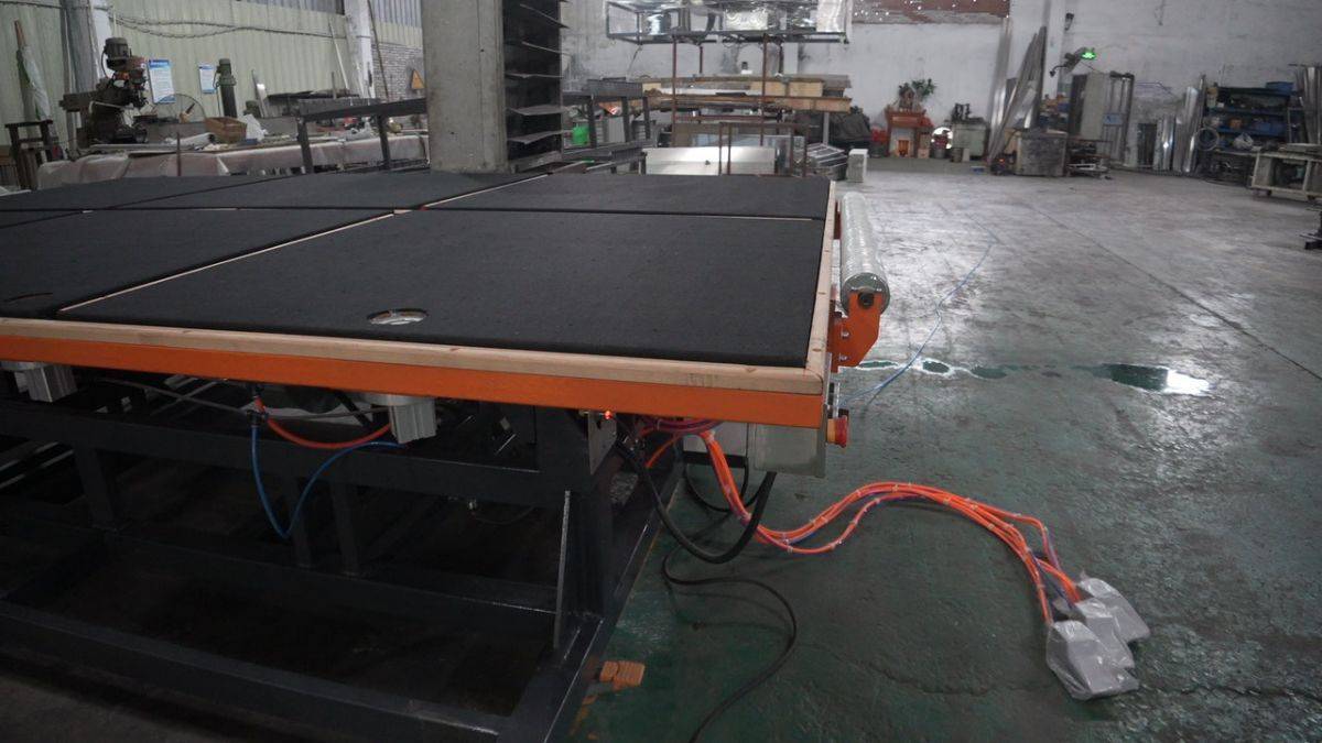Industrial Glass Breaking Machine